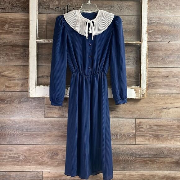 Vintage 80’s Ladies Navy Blue Pinstriped Dress with White Pleated Collar - Picture 1 of 6